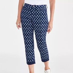New! Curvy Fit Mid-Rise Printed Capri Jeans Navy Blue and White Print, Size 12